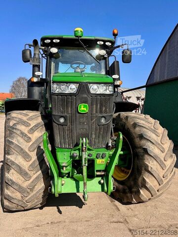 Traktor John Deere 7310R - E23