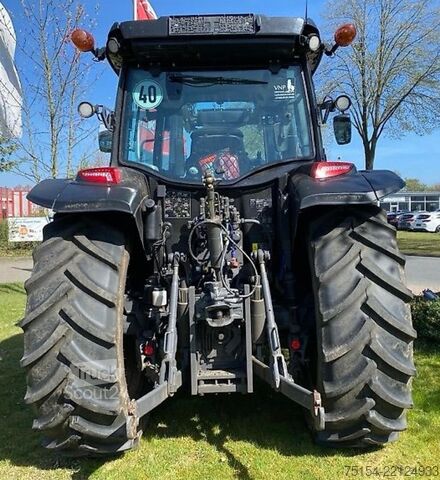 Tractor Valtra A105 + ALÖ G4S DME Frontlader