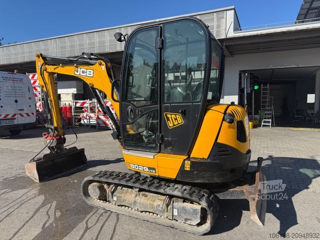 Mini-escavadora JCB 8029