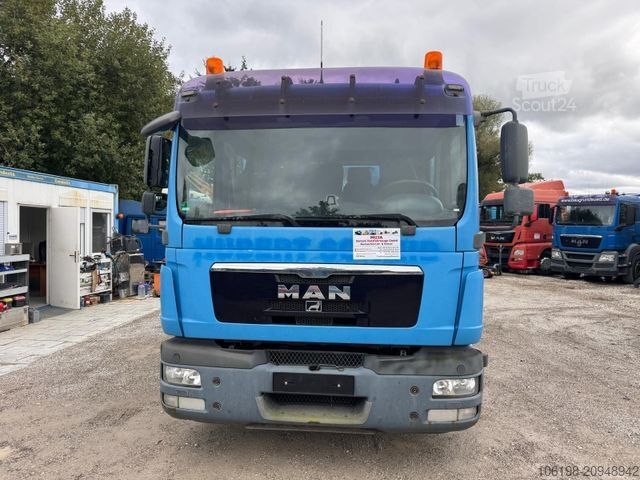 LKW mit Pritsche (offen) MAN 8.250