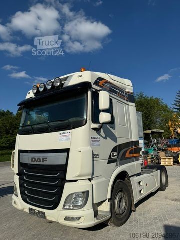 Standard nyergesvontató DAF XF 106. 460