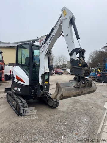 Mini-escavadora BOBCAT E26