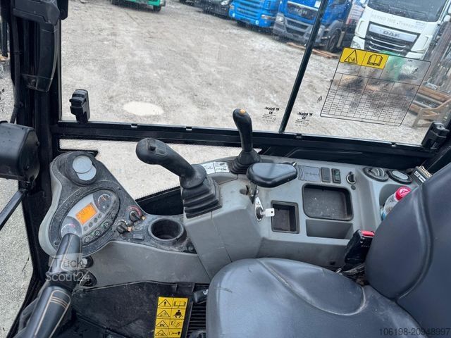 Mini-escavadora BOBCAT E26