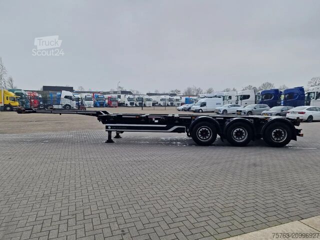Transporte de contentores CIMC SILVERGREEN Contailer chassis 3 axle - 1x 20FT/2x 20FT/1x 4...