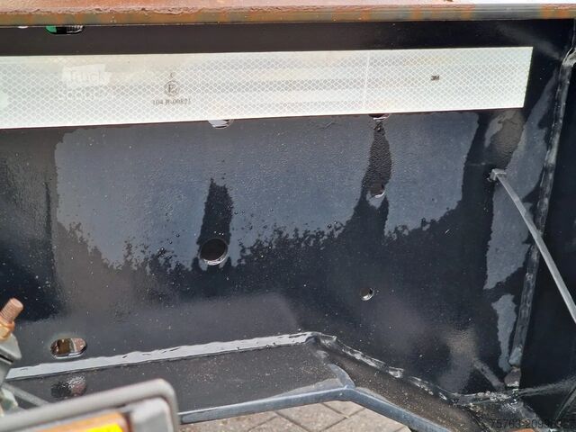 Transporte de contentores CIMC SILVERGREEN Contailer chassis 3 axle - 1x 20FT/2x 20FT/1x 4...