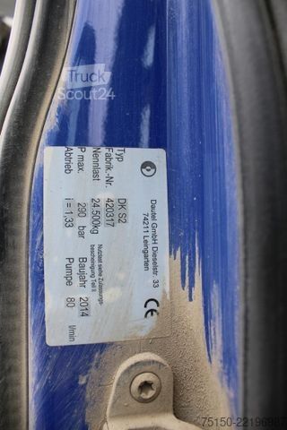 Camion ribaltabile trilaterale MERCEDES-BENZ 3243 6x4 BB - Dautel - Nr.: 961