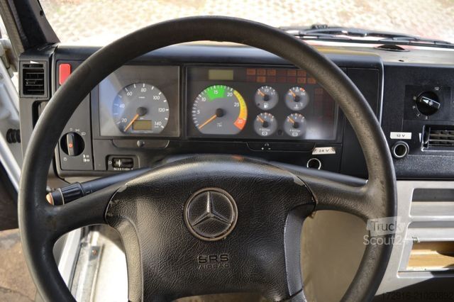 Bestelwagen autodrager MERCEDES-BENZ Vario 813 Schlepper Autotransporter