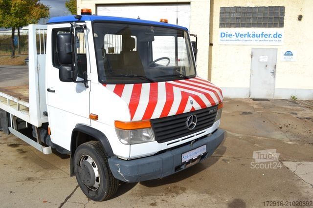 Bestelwagen autodrager MERCEDES-BENZ Vario 813 Schlepper Autotransporter