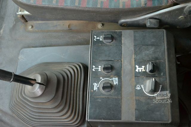 Autre MERCEDES-BENZ 1824 AK Kipper Kran Allrad 4x4  191tkm Standheiz