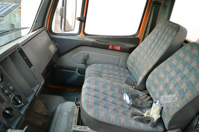 Autre MERCEDES-BENZ 1824 AK Kipper Kran Allrad 4x4  191tkm Standheiz