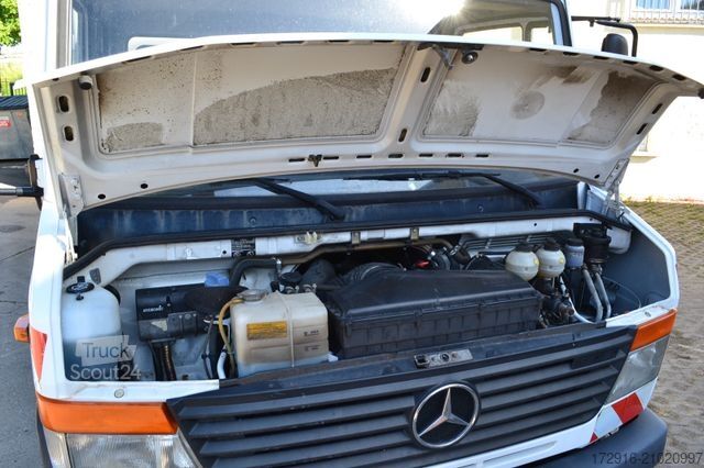 Vrachtwagen met bakwagen MERCEDES-BENZ Vario 816 Koffer Doppelkabine 1.Hand 105tkm Bl