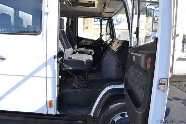 Vrachtwagen met bakwagen MERCEDES-BENZ Vario 816 Koffer Doppelkabine 1.Hand 105tkm Bl