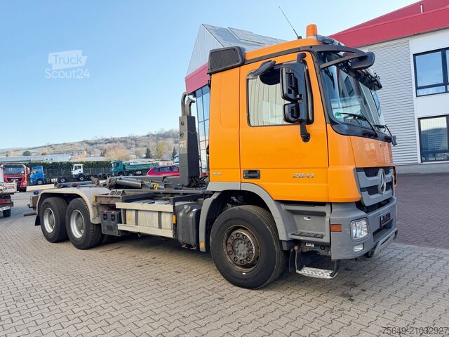 شاحنة قلّابة بذراع تحميل متحرك Mercedes-Benz Actros 2641 6x4 Actros 2641 6x4