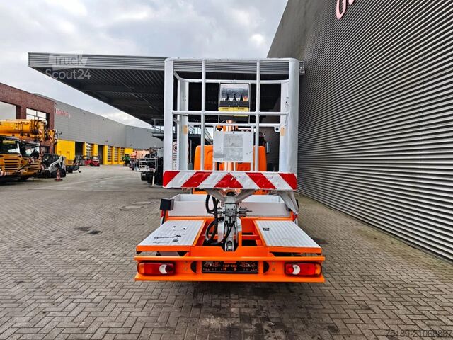 Lifting platform Renault Maxity 120 DXI Multitel 160 ALU