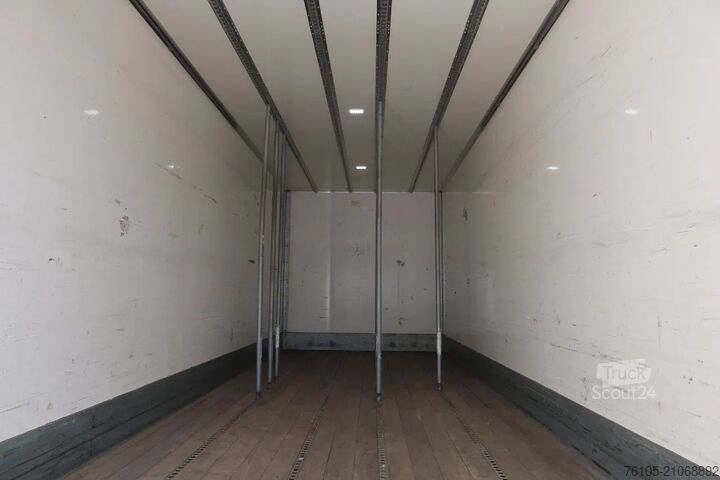 Box body DAF CF 340 FAN 6X2 Bakwagen + Klep 2500 KG