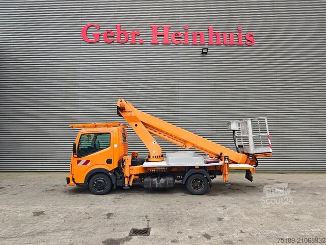 Lifting platform Renault Maxity 120 DXI Ruthmann TB 220