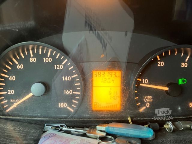 Skåpbil MERCEDES-BENZ Sprinter 213CDI