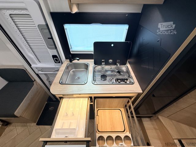 Polointegrovaný obytný vůz CHAUSSON 627 Titanium Line ~ ohne Hubbett `26