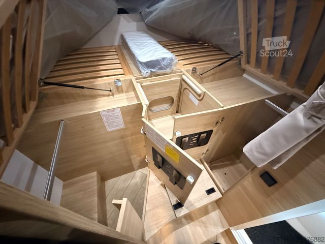 Polointegrovaný obytný vůz CHAUSSON 627 Titanium Line ~ ohne Hubbett `26