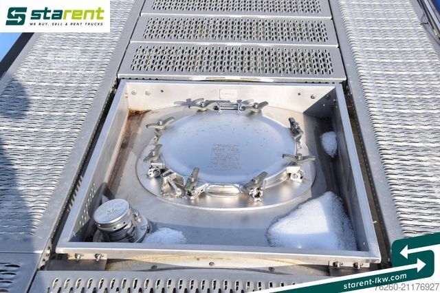 Návěs s výměnnou nástavbou FLIEGL Containerchassis light + Singamas Tank