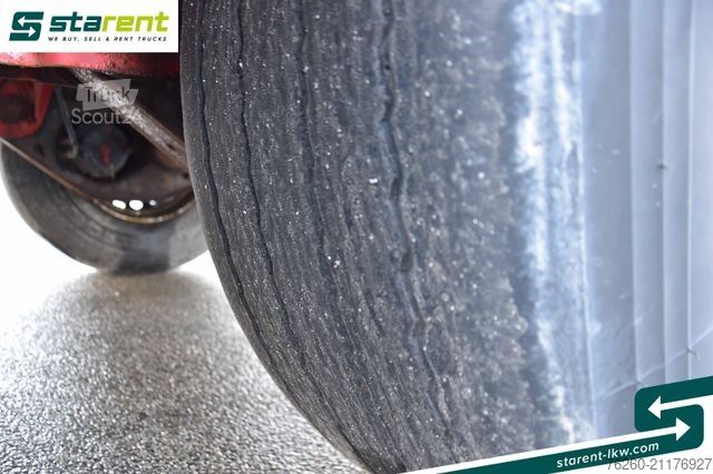 Návěs s výměnnou nástavbou FLIEGL Containerchassis light + Singamas Tank