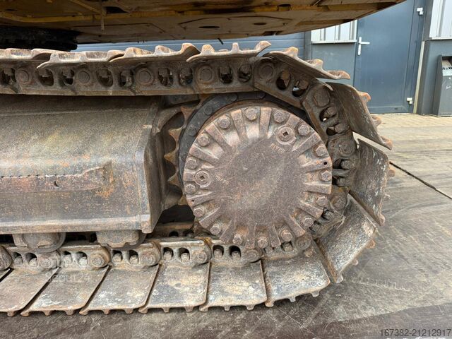 Crawler excavator Caterpillar 320EL