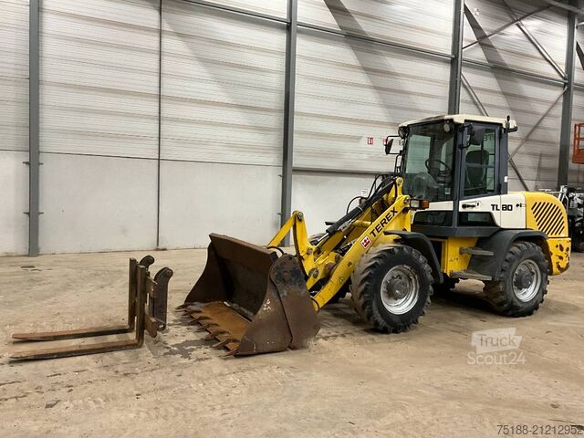 Carregadeira Terex TL 80