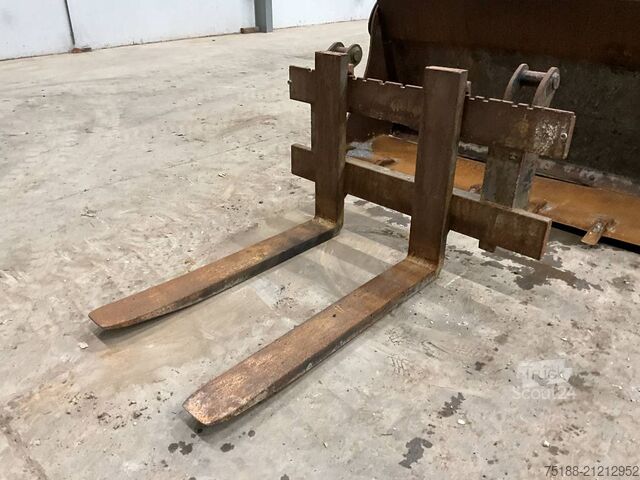 Carregadeira Terex TL 80