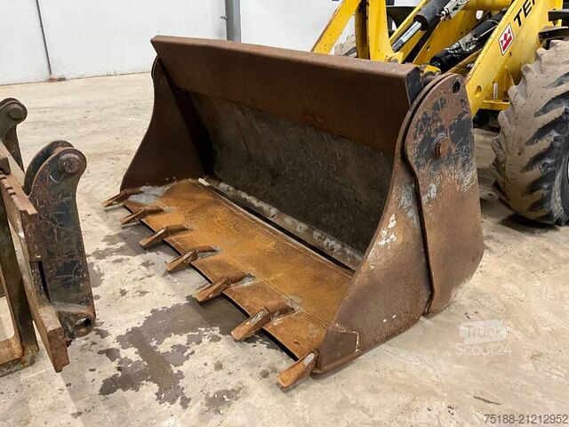 Carregadeira Terex TL 80