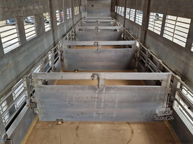 Перевозка крупного рогатого скота Finkl 3 deck - lift- water - vans - steering axle