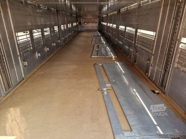 Перевозка крупного рогатого скота Finkl 3 deck - lift- water - vans - steering axle