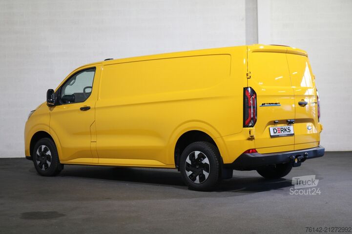 Panelová dodávka Ford E-Transit Custom 340 L2 H1 Trend 65 kWh (direct...