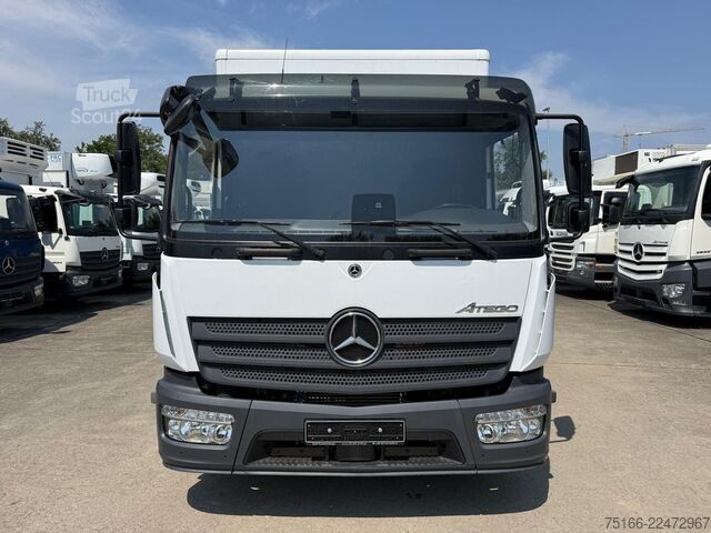 Furgon skrzyniowy MERCEDES-BENZ ATEGO 821 L Koffer 4,10 m LBW 1 T*SEITENTÜRE