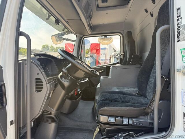 Furgon skrzyniowy MERCEDES-BENZ ATEGO 821 L Koffer 4,10 m LBW 1 T*SEITENTÜRE