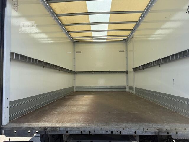 Furgon skrzyniowy MERCEDES-BENZ ATEGO 821 L Koffer 4,10 m LBW 1 T*SEITENTÜRE