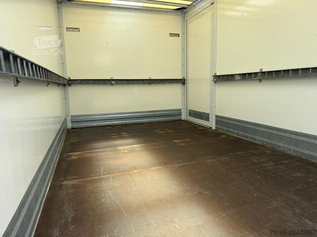 Furgon skrzyniowy MERCEDES-BENZ ATEGO 821 L Koffer 4,10 m LBW 1 T*SEITENTÜRE