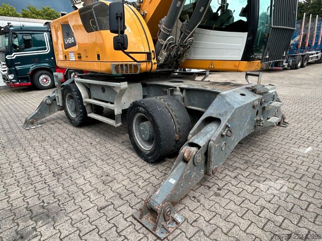Pelle sur pneus LIEBHERR LH 24 Litronic mit Abbruch- / Sortiergreifer