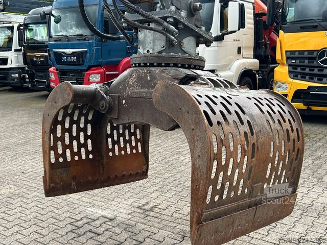Pelle sur pneus LIEBHERR LH 24 Litronic mit Abbruch- / Sortiergreifer