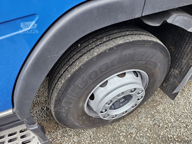 Soğutuculu kamyon Volvo FM330 Multizone Lenk u. Kühlkoffer