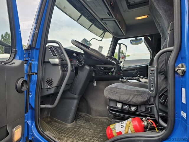 Soğutuculu kamyon Volvo FM330 Multizone Lenk u. Kühlkoffer