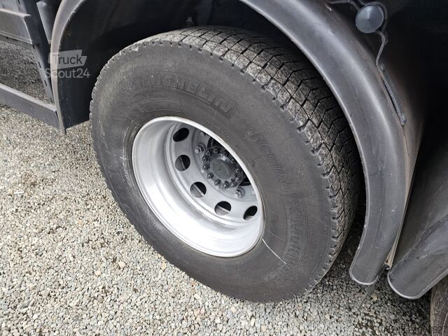 Soğutuculu kamyon Volvo FM330 Multizone Lenk u. Kühlkoffer