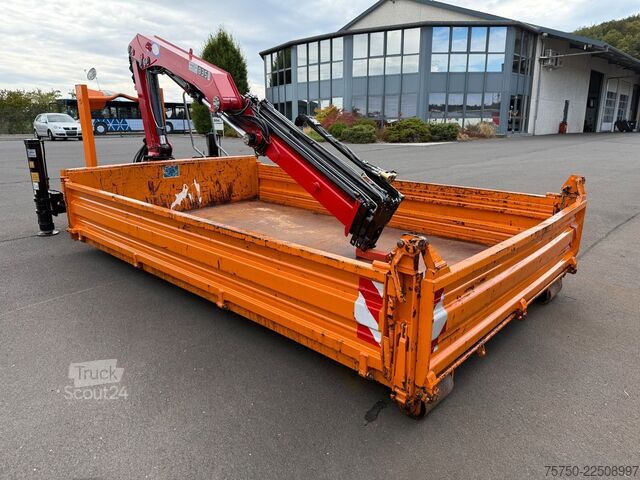 Camion scarrabile  Abrollcontainer mit HMF Kran 835 Funk