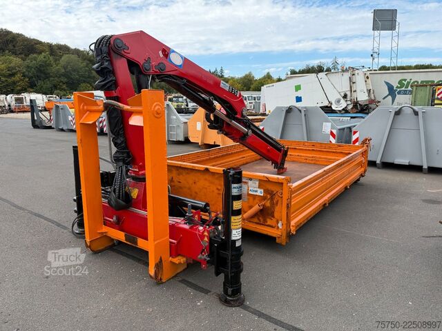 Camion scarrabile  Abrollcontainer mit HMF Kran 835 Funk