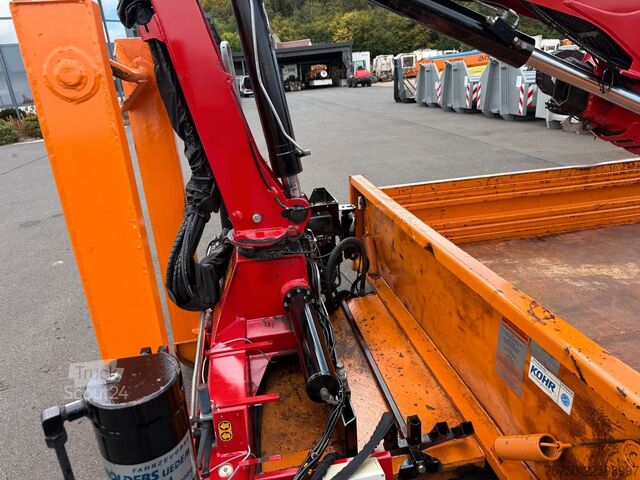 Camion scarrabile  Abrollcontainer mit HMF Kran 835 Funk