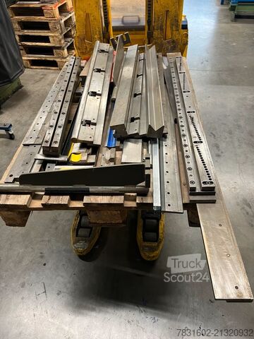 Helmut Jakob Pfeifer Helmut Jakob Pfeifer Helmut Jakob Pfeifer