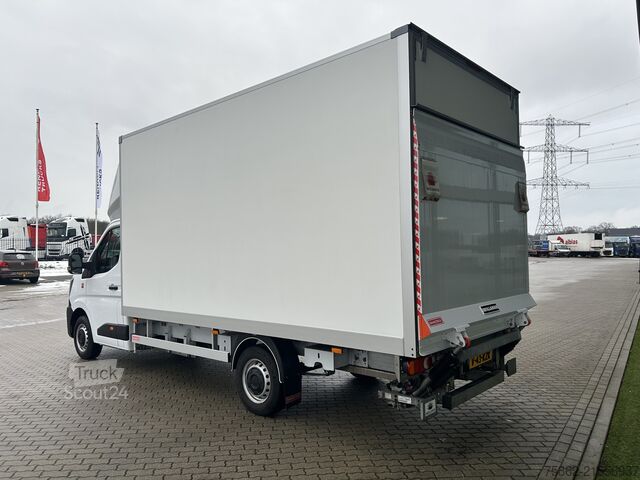 Slēgtais furgons Renault Master 130 Laadklep + Zijdeur