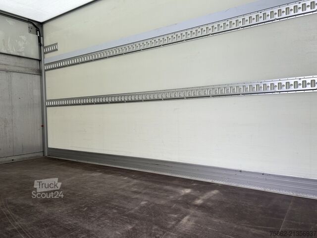 Slēgtais furgons Renault Master 130 Laadklep + Zijdeur