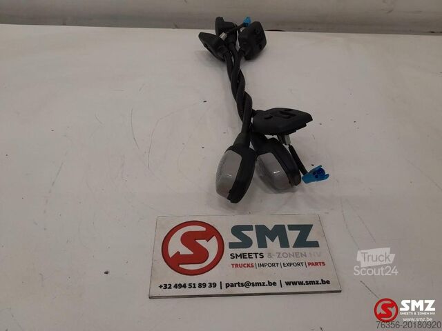 Внутрішня частина Scania Occ set van 3 leeslampen Scania