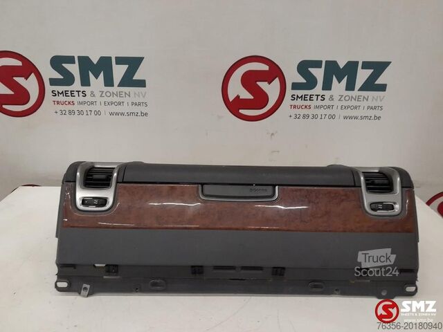 Внутрішня частина Scania Occ cockpit console Scania