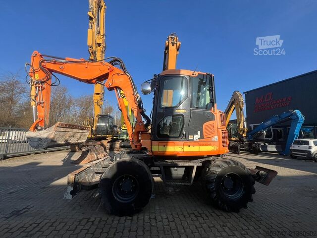 Excavator pe roți Komatsu PW 98 MR-10
